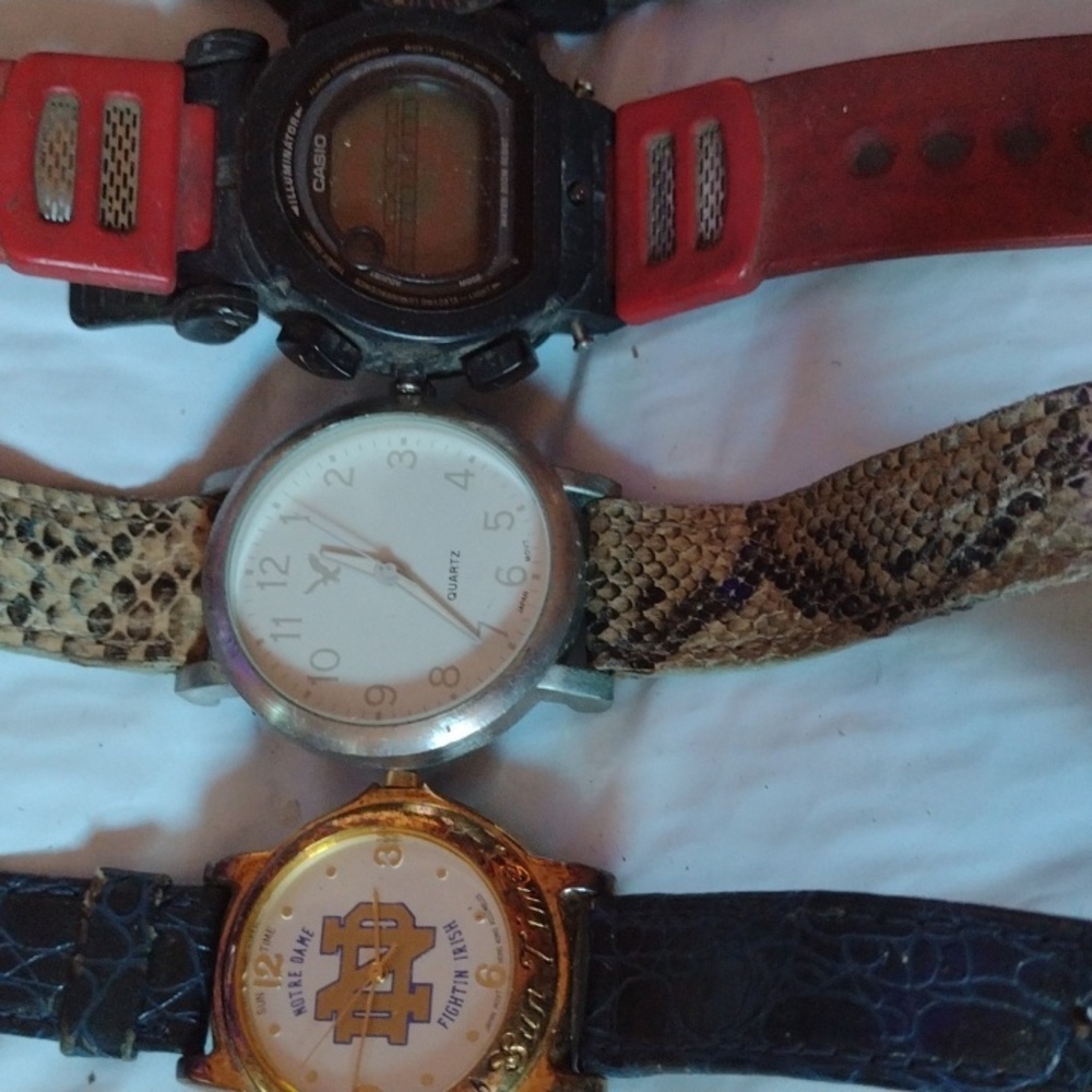 Watch Lot - Picture 2 of 3
